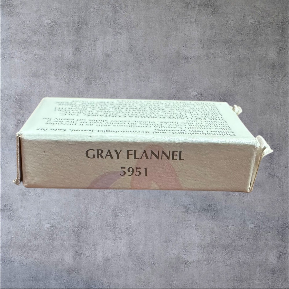 Mary Kay Powder Perfect Eye Color Gray Flannel 5951 Gray Vintage Shadow - Picture 3 of 7